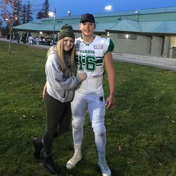 Meet your Posher, Emma - Picture 3 of 6